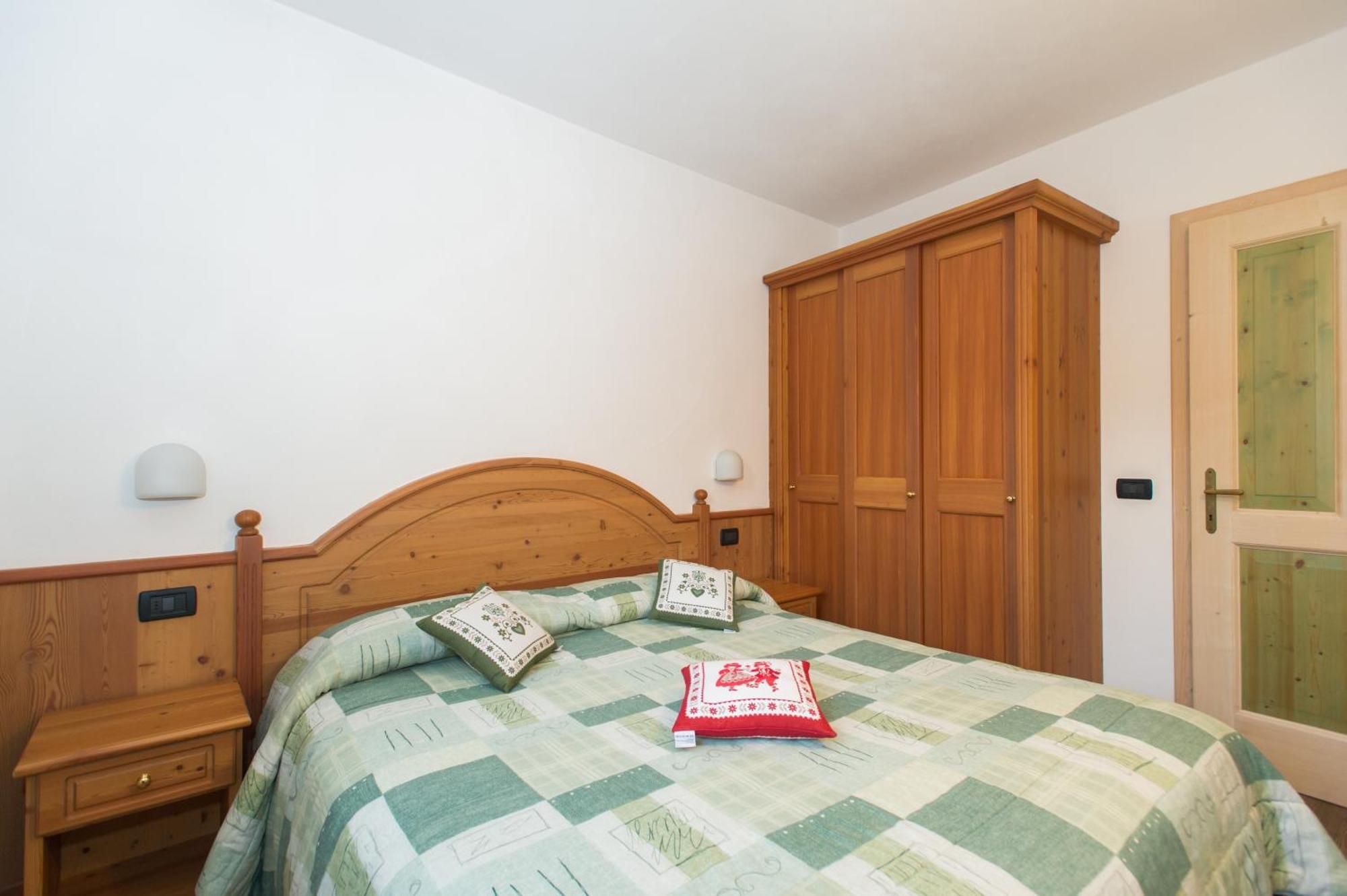 Casa Tomaselli Aparthotel Pellizzano Buitenkant foto