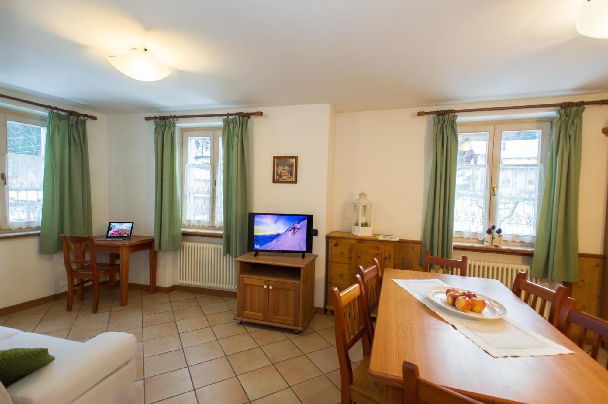 Casa Tomaselli Aparthotel Pellizzano Buitenkant foto