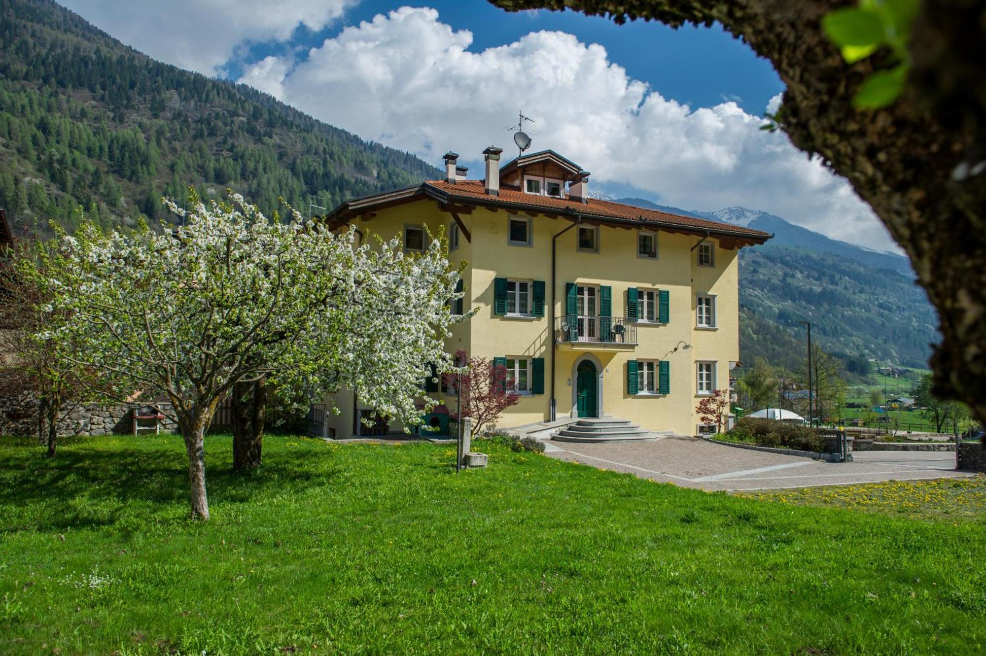 Casa Tomaselli Aparthotel Pellizzano Buitenkant foto
