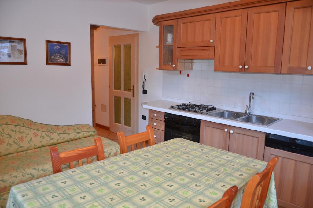 Casa Tomaselli Aparthotel Pellizzano Buitenkant foto