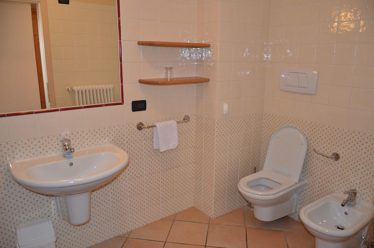 Casa Tomaselli Aparthotel Pellizzano Buitenkant foto